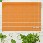 Aangepaste naam monogram stijlvol patroon oranje w theedoek (Gevouwen)
