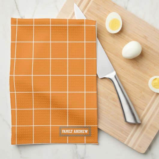 Aangepaste naam monogram stijlvol patroon oranje w theedoek (Quarter Fold)