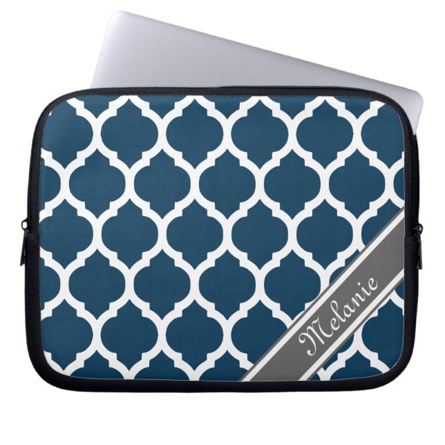 Aangepaste naam Navy Blue & Gray Lattice Laptop Sleeve (Voorkant)