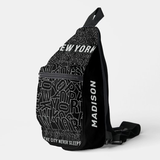 Aangepaste naam New York Typografie Sling Bag (Rechterhoek)