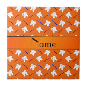 Aangepaste naam oranje borstels en tandenpatroon tegeltje