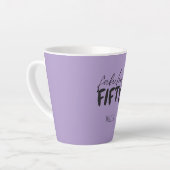 Aangepaste Naam - Paarse Fabulous Fifty Latte Mok (Linkerhoek)
