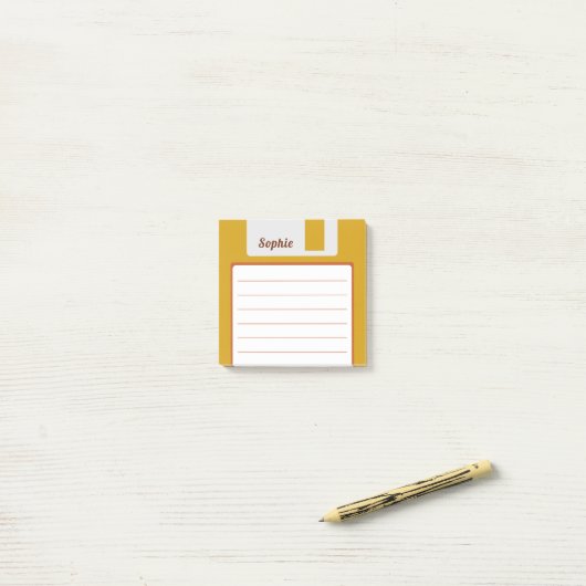 Aangepaste naam pastel floppy disk, warme 70s kleu post-it® notes (Op bureau)