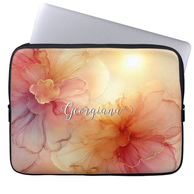 Aangepaste Naam Peach Raspberry Bloemen Alcohol In Laptop Sleeve (Voorkant)