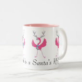 Aangepaste Naam Pink Flamingo Santa's Helpers Tweekleurige Koffiemok (Voorkant rechts)