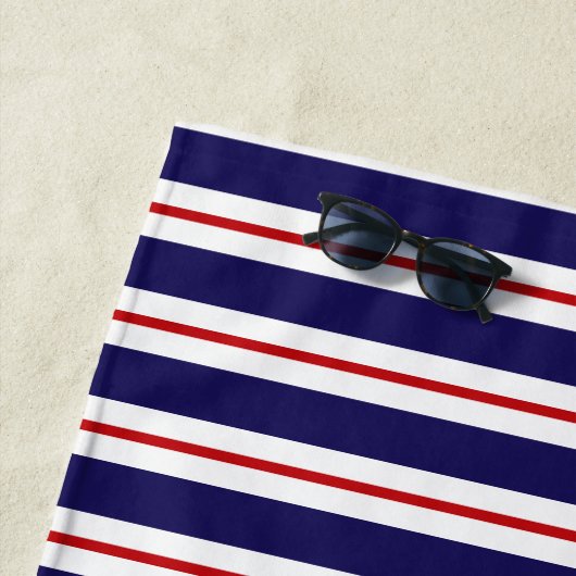 Aangepaste naam Rode Blauw en Witte Cabana Stripe Strandlaken (In situ)