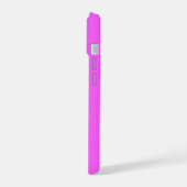 Aangepaste naam schattige pinguïn op roze iPhone 15 case (Linkerkant)