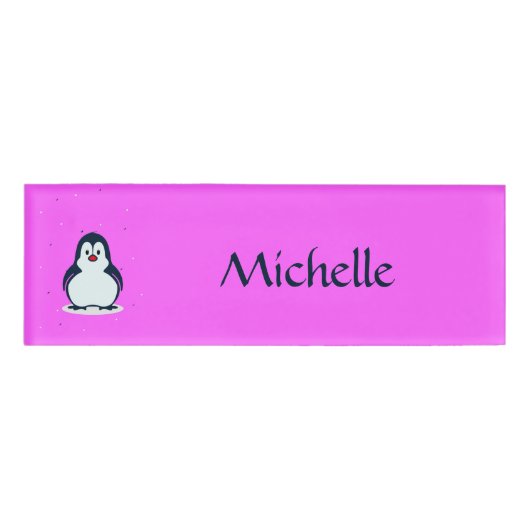 Aangepaste naam schattige pinguïn op roze naambadge (Voorkant)