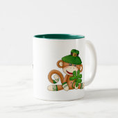 Aangepaste naam Sock Monkey St. Patrick's Day Tweekleurige Koffiemok (Voorkant rechts)