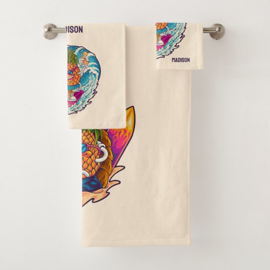 Aangepaste naam Surfende ananas Bad Handdoek (Insitu)