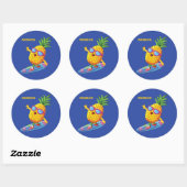 Aangepaste naam Surfende ananas Ronde Sticker (Vel)