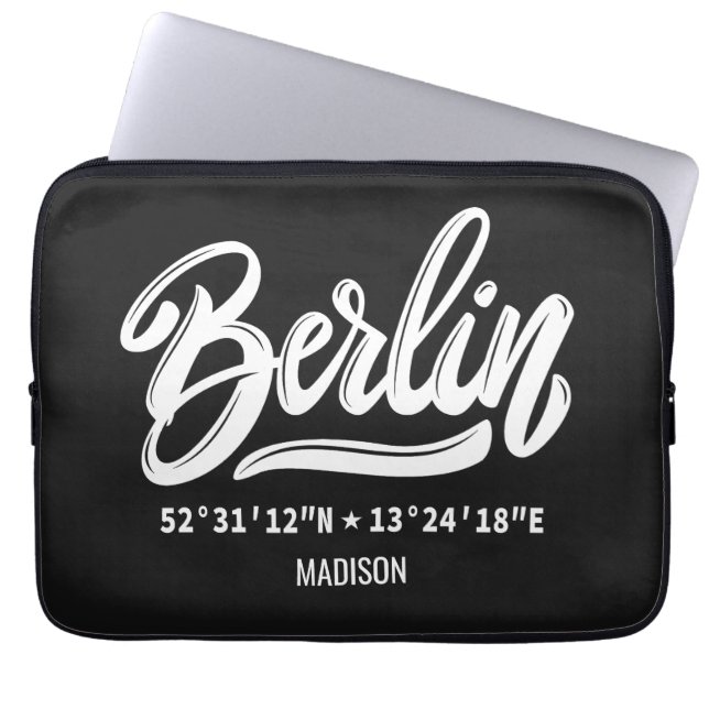 Aangepaste naam / tekst & kleur Berlijn Coördinate Laptop Sleeve (Voorkant)