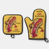Aangepaste Naam, Tekst & Kleur Hot Dog Ovenwant & Pannenlap Set (Voorkant)