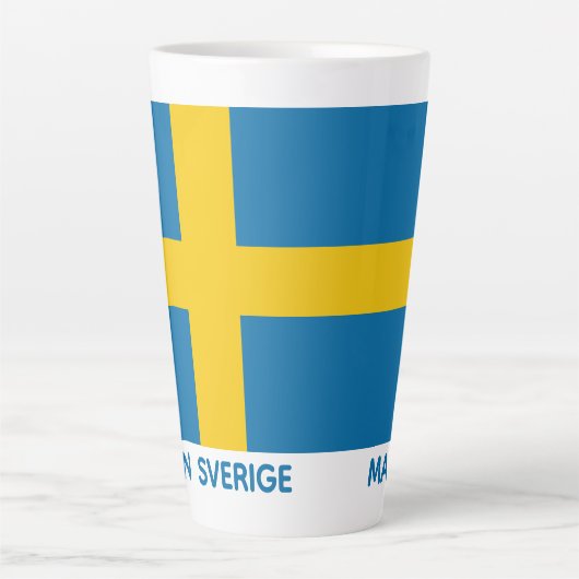 Aangepaste naam & tekst Zweedse vlag Latte Mok (Voorkant)