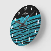 Aangepaste naam turquoise glitter zebra stripes ronde klok (Hoek)