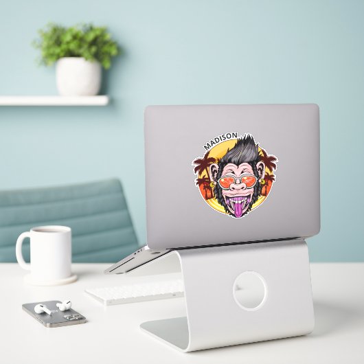 Aangepaste naam voor elke aap sticker (Laptop op bureau)