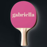 Aangepaste naam warm roze gebold Typografie Tafeltennisbatje<br><div class="desc">Vet Modern Typografie Aangepaste naam Ping Pong Paddle in Hot Pink</div>