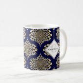 Aangepaste naam We kijken naar u Navy & Gold Retro Koffiemok (Voorkant rechts)