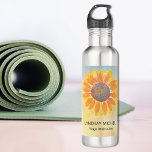 Aangepaste naam Yoga Instructor Sunflower Waterfles<br><div class="desc">Deze moderne botanische Yoga Instructor Water Fles is versierd met een gele zonnebloem op een waterverf achtergrond. Eenvoudig aan te passen. Gebruik het Hulpmiddel van het Ontwerp om de tekstgrootte, de stijl, of de kleur te veranderen. Als we ons kunstwerk creëer, vind je dit exacte afbeelding niet van andere ontwerpers....</div>