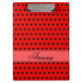 Aangepaste naam, zwart beeldpatroon op rood klembord (Voorkant)