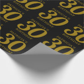 Aangepaste naam zwart en goud 30e verjaardag cadeaupapier (Hoek)