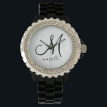 Aangepaste naam zwart monogram Initiaal Horloge<br><div class="desc">Een elegant modern gepersonaliseerd monogram met een zwarte initiaal en scriptnaam. Een elegant horloge voor haar; vrouw,  dochter of kleindochter.</div>
