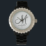 Aangepaste naam zwart monogram Initiaal Horloge<br><div class="desc">Een elegant modern gepersonaliseerd monogram met een zwarte initiaal en scriptnaam. Een elegant horloge voor haar; vrouw,  dochter of kleindochter.</div>