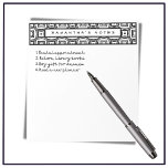 Aangepaste naam zwart-wit geometrisch patroon notitieblok<br><div class="desc">Stijlvol ontwerp van de douanenaam met een geometrisch patroon in klassiek zwart-wit. Ideaal voor liefhebbers van eenvoudige patronen met een moderne,  slimme blik. Klik personaliseren om jouw naam of tekst van keus gemakkelijk toe te voegen.</div>