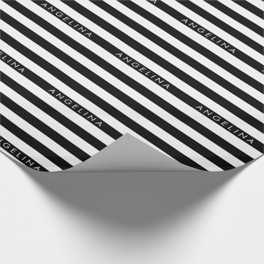 Aangepaste naam zwart-wit Striped Patroon Cadeaupapier (Hoek)