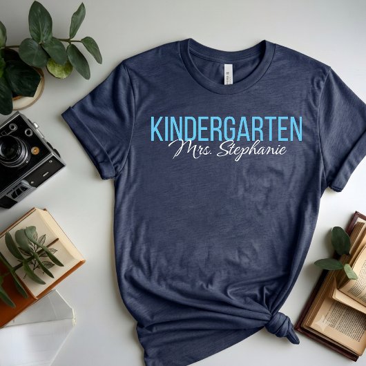 Aangepaste naamontwerp voor kleuterleidster Tri-Blend shirt