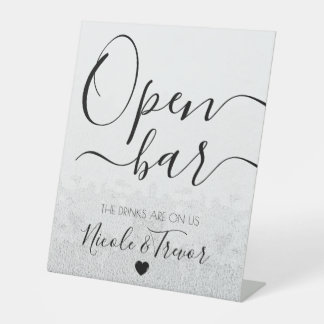 Aangepaste namen Calligrafie Hart Textuur Open Bar Reclamebord Met Voetstuk