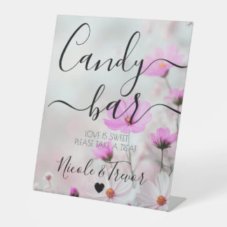 Aangepaste namen roze bloemen kalligrafie snoepbar reclamebord met voetstuk