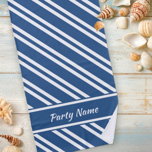 Aangepaste Nautical Blue en White Stripes Strandlaken