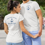 Aangepaste Nautical Navy Blue Captain en Boat Name T-shirt<br><div class="desc">Het aangepaste nautische T-shirt is voorzien van een eenvoudig, stijlvol blauw kustontwerp op de voor- en achterkant met bootankeraccent en welkomstbericht aan de achterkant. Pas de aangepaste tekst aan met de naam van de boot, de eigenaar van de boot/de kapitein, de locatie of een andere voorkeursvermelding. De blauwe kleur van...</div>