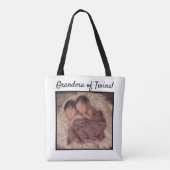 Aangepaste nieuwe babysfoto oma van tweeling tote bag (Achterkant)