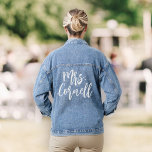 Aangepaste nieuwe mevrouw bruid bruiloft modern sc denim jacket<br><div class="desc">Maak een statement op je grote dag met onze 'New Mrs' custom jeanjas. Verhoog uw trouwstijl met gepersonaliseerde elegantie. 💍👰 #BridalFashion #CustomChic</div>