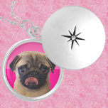 Aangepaste Nieuwe Pug Verbluffende verzilverd gesc Zilver Vergulden Ketting<br><div class="desc">Custom New Pug Stunning Silver-Plated Gift Locket Ketting Dit prachtige geschenk van een ketting voegt elegantie toe aan elke outfit, maar het dient ook als een oprecht blijk van waardering voor de nieuwe pug in het leven van uw geliefde. Voeg een schattig pug afbeelding toe aan dit verzilverde medaillon. Bij...</div>
