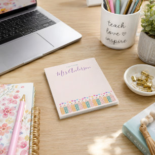 Aangepaste notitie van Cute Crayon Teacher Notepad Notitieblok