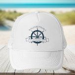 Aangepaste Ocean Cruise Vakantie Boot Kapitein Trucker Pet<br><div class="desc">Chique aangepast zomervakantie pet voor uw strandcruise op de oceaan met een marineblauw stuurwiel. Dit nautische thema-pet is ideaal voor stijlvolle bijpassende familiereünie-souvenirs om de speciale reis te herdenken of voor een scheepskapitein. Personaliseer met uw achternaam en jaar.</div>