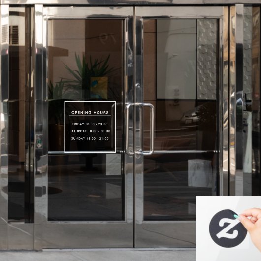 Aangepaste openingstijden witte restaurant met mer raamsticker (Kantoordeur)