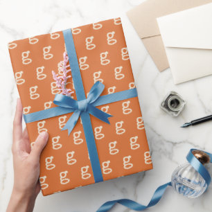 Aangepaste Oranje Initiaal Monogram Retro Typewrit Cadeaupapier
