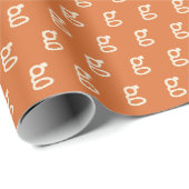 Aangepaste Oranje Initiaal Monogram Retro Typewrit Cadeaupapier (Rol Hoek)