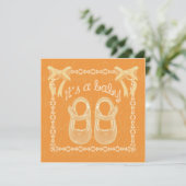 Aangepaste oranje uniseks babyshoweruitnodiging kaart (Staand voorkant)
