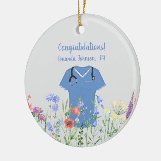 Aangepaste PA Physician Assistant Blue Scrubs Keramisch Ornament (Links)