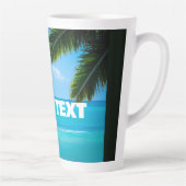 Aangepaste palmen op een strand latte mok (Rechts)