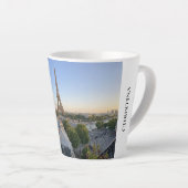Aangepaste panoramische skyline van Parijs Eiffelt Latte Mok (Rechterhoek)