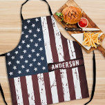 Aangepaste patriottische sterren Stripes Amerikaan Schort<br><div class="desc">Show je Amerikaanse trots of geef een speciaal geschenk met dit Amerikaanse schort van de vlag in een versleten gerommel ontwerp. Dit Amerikaanse schort met sterren en strepen in rood wit en blauw is perfect voor de vierde keer van juli in het congres van de Amerikaanse vlag bbq, Memorial day...</div>