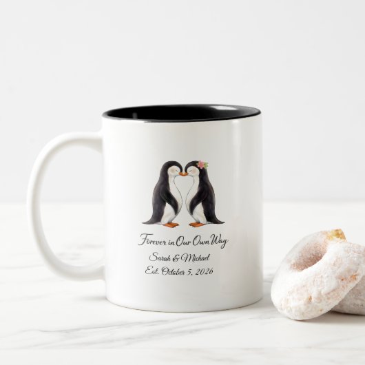 Aangepaste Penguin Huwelijksjubileum Mok (Met donut)