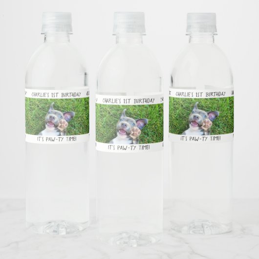 Aangepaste persoonlijke foto-uppy Dog Birthday Par Waterfles Etiket (Flessen)
