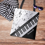 Aangepaste Piano Muzieknoten Script Name Black Whi Tote Bag<br><div class="desc">Gepersonaliseerde, moderne, stijlvolle muziek canvas tas met een pianoklavier en muzieknoten in uw keuze van kleur om de witte achtergrond te vervangen. Personaliseer met een naam of monogram en/of andere tekst in uw keuze van lettertypestijl, kleur en grootte. Het monster is zwart-wit. Het ontwerp is aan beide zijden gedupliceerd. ASSISTENTIE:...</div>
